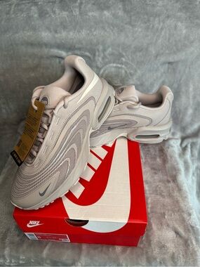 New in Box⌛️ Men’s Nike Air Max Fire - Size 8